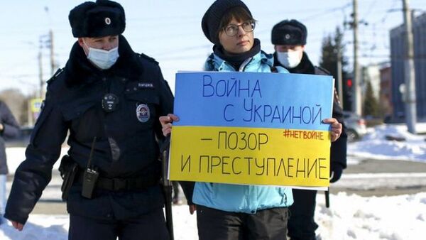Más de 200 detenidos en Rusia por protestar contra la guerra este sábado