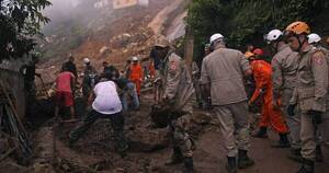 La Nación / Fuertes lluvias dejan al menos 10 muertos