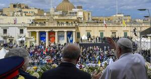 La Nación / Un cansado papa celebra misa en Melta y condena nuevamente la guerra en Ucrania