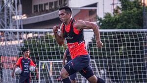 Alfio Oviedo, otra baja en Cerro Porteño