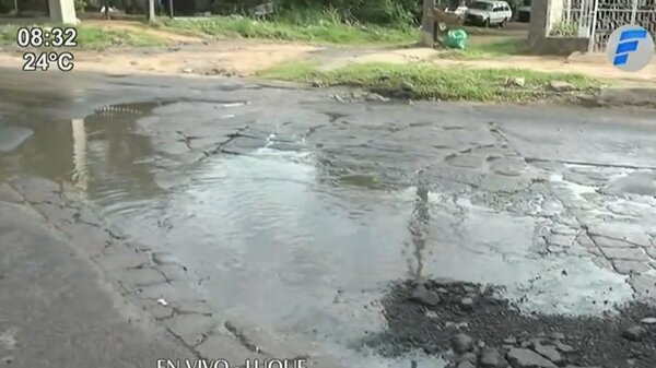 Escandaloso estado de las calles Nanawa y Leonismo Luqueño | Noticias Paraguay