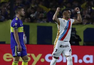 Cristian Colmán rescató a Arsenal y amargó a Boca en la 'Bombonera'
