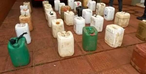 Crónica / Funcionario del Congreso, detenido con bidones de combustible