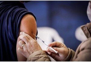 Mañana inicia campaña de vacunación contra influenza, neumococo y COVID-19 - Noticiero Paraguay