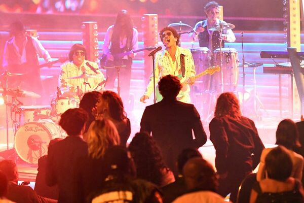 Premios Grammy en directo: Silk Sonic gana el premio a la “Canción del año” - Música - ABC Color