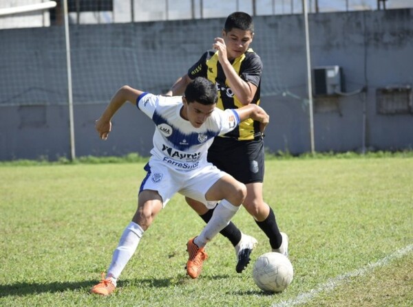 La Sub 15 tuvo una jornada cargada de goles - APF