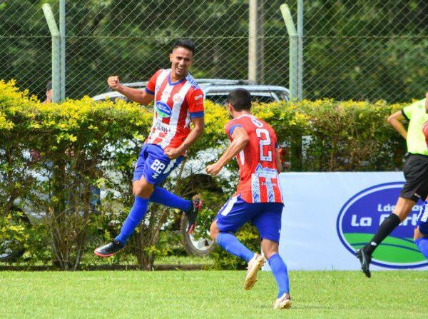 Debut exitoso de Pastoreo en la Intermedia - Fútbol - ABC Color