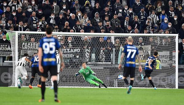 Inter frena de penal a Juventus en Italia - Fútbol - ABC Color
