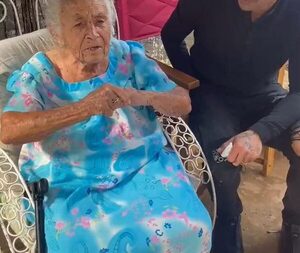 Emotivo encuentro entre Derlis González y su bisabuela (VIDEO)