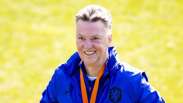 El mundo del fútbol envía fuerza a Louis van Gaal