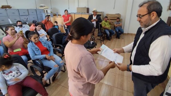 Asisten financieramente a productores de San Rafael del Paraná