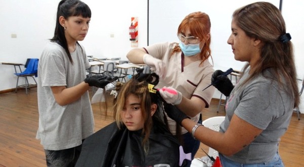 Capacitarán a 44 mujeres en “Gestión y administración del área de belleza y estética