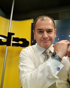 La felicidad de Carlos Troche por recibir el Premio Paraná al Mejor Programa Informativo  - Gente - ABC Color