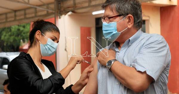 La Nación / Influenza, COVID y neumococo: hoy arranca campaña de vacunación invierno 2022