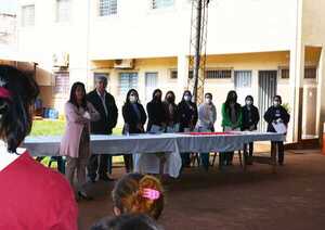 Directores y coordinadores de extensión de la UNE visitan correccional de mujeres - La Clave