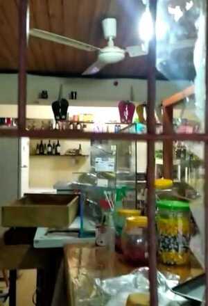 Delincuentes ingresaron por el techo de una despensa y se apoderaron de varias mercaderías en Obligado