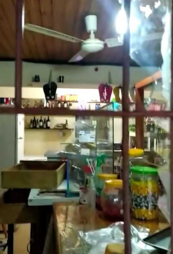 Delincuentes ingresaron por el techo de una despensa y se apoderaron de varias mercaderías en Obligado