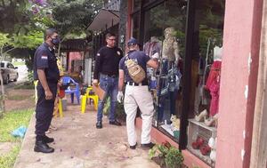 Hurtan pantalones, camperas, zapatos y vestidos en Caaguazú – Prensa 5