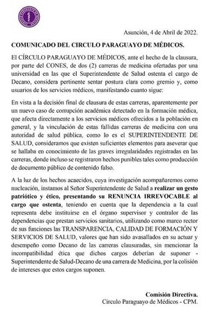 Médicos piden renuncia de Superintendente de Salud, decano de carreras clausuradas - ADN Digital