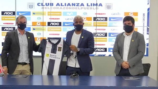 Farfán se perderá la primera fase de la Libertadores