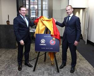 Crónica / Conmebol y UEFA ya tienen "ofi" conjunta en Londres