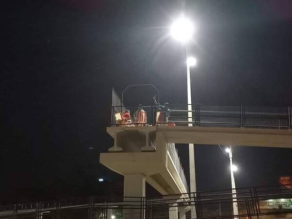 Crónica / ¿Viaducto Vip?, familia usó el lugar para disfrutar de la vista ndaje