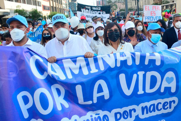 Un total de 10.000 ciudadanos de Perú marchan a favor de la vida