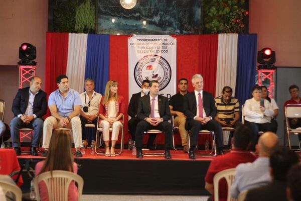 Hugo Velázquez intenta desmarcarse del supuesto preacuerdo con funcionarios para reajuste salarial - Nacionales - ABC Color