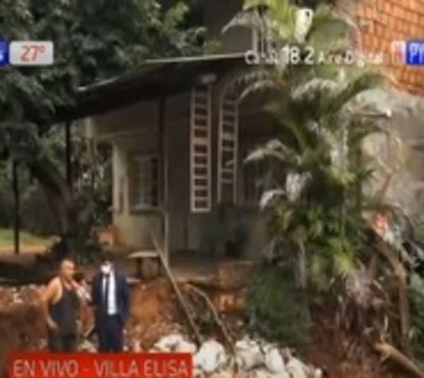 Raudales están que se llevan viviendas en Villa Elisa - Paraguay.com