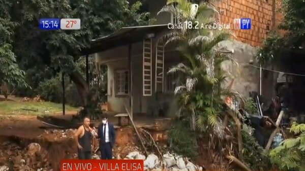 Raudales están que se llevan viviendas en Villa Elisa | Noticias Paraguay