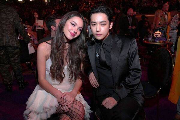 Crónica / [VIDEO] Cantante de BTS le tiró onda a Olivia Rodrigo