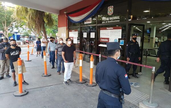 150 a 260 personas acuden por día a Identificaciones para tramite de pasaporte