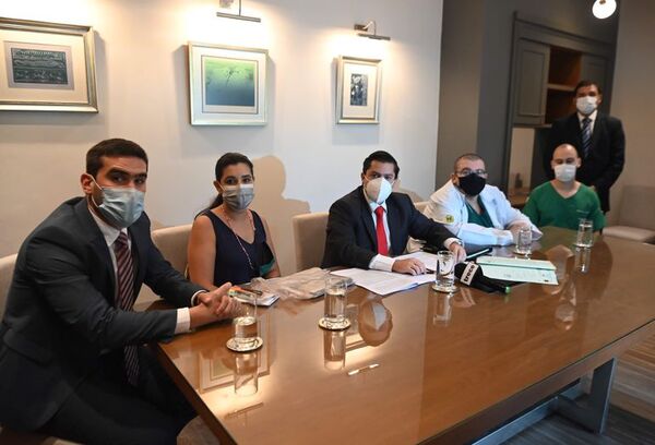 Médicos “mau”: Anuncian querella al presidente del Cones, Narciso Velázquez - Nacionales - ABC Color