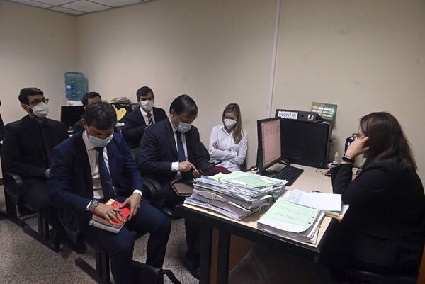 Juez se opone a sobreseimiento de médicos procesados por muerte del niño Renato - Nacionales - ABC Color