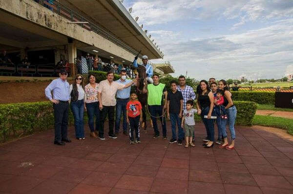 Republic e Irresistible, los galardonados en el turf - Polideportivo - ABC Color