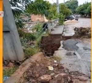Puente clausurado en Villa Elisa - Paraguay.com