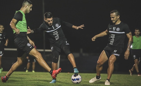 Olimpia recibirá este martes a Cerro por la Libertadores - RDN - Noticias de Paraguay