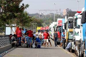 Diario HOY | Pytyvo a 13 mil camioneros, una salida por si subsidios ya no puedan sostenerse, barajan