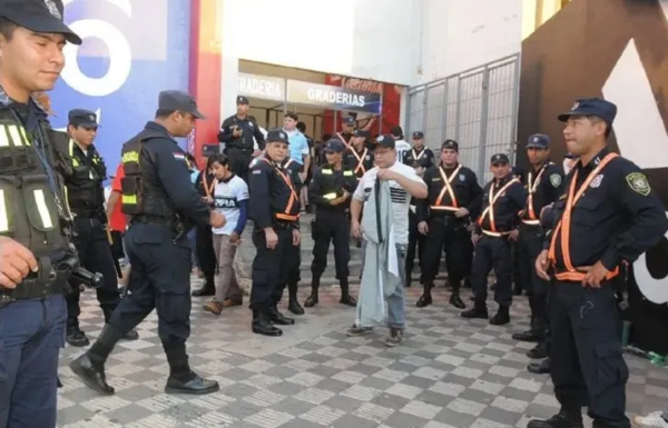Policías utilizarán cámaras corporales durante el superclásico - Noticiero Paraguay