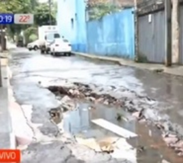 Calamitoso estado de la avenida Obispo Maíz de Asunción - Paraguay.com
