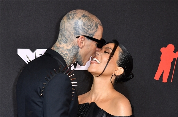 Kourtney Kardashian y Travis Barker se casaron en Las Vegas