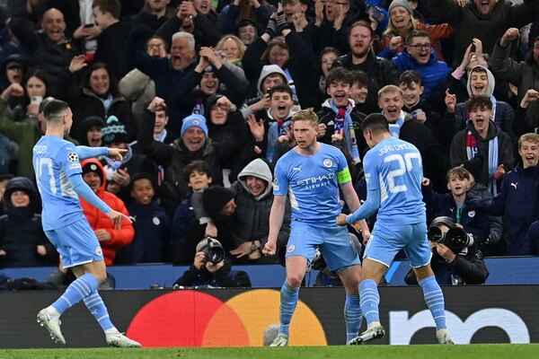 Gracias a De Bruyne, el City sacó una mínima ventaja ante el Atlético de Madrid