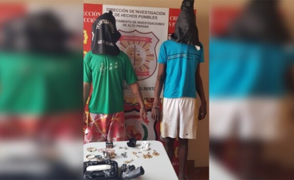 Detenidos cuando ofrecían objetos hurtados en San Alberto