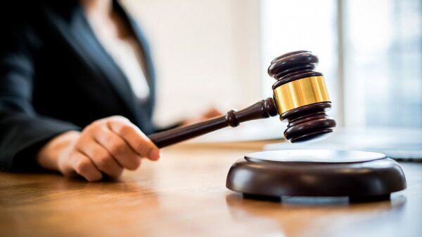 Abogado recusa a un Tribunal de Sentencia por ser mujeres