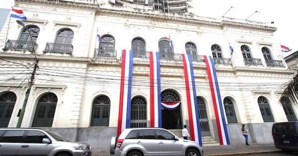 La Nación / Piden que la carrera diplomática se diferencie de la administrativa en la nueva ley