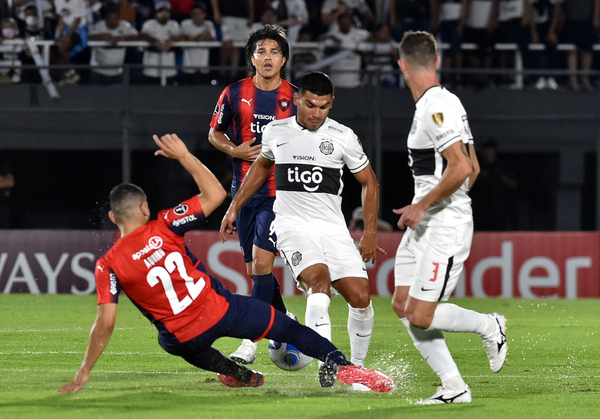 Diario HOY | Olimpia y Cerro Porteño no pasan del cero en su debut copero