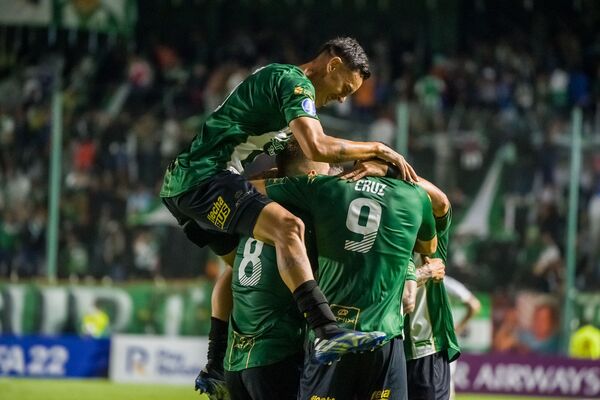 Diario HOY | Banfield vence al Santos con un golazo de Urzi