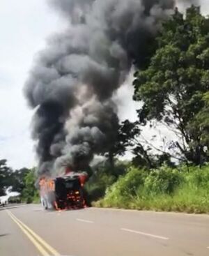 Ómnibus incendiado en Cerro Corá no contaba con matafuegos