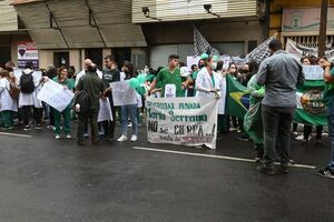 Cones opera contra la universidad María Serrana para beneficiar a otra institución, según abogado  - A La Gran 7-30 - ABC Color