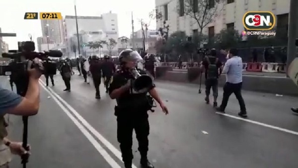 Levantan toque de queda en Perú - C9N